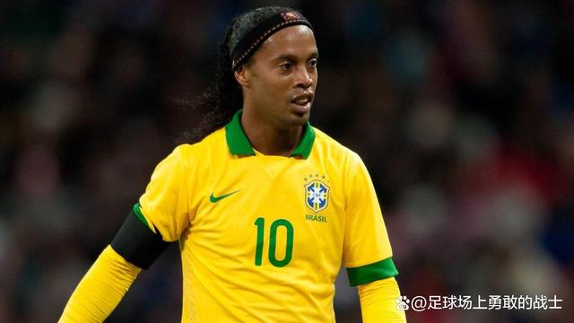 包含巴西国家队传奇球星罗纳尔迪尼奥结束封闭生活，积极投入慈善活动的词条