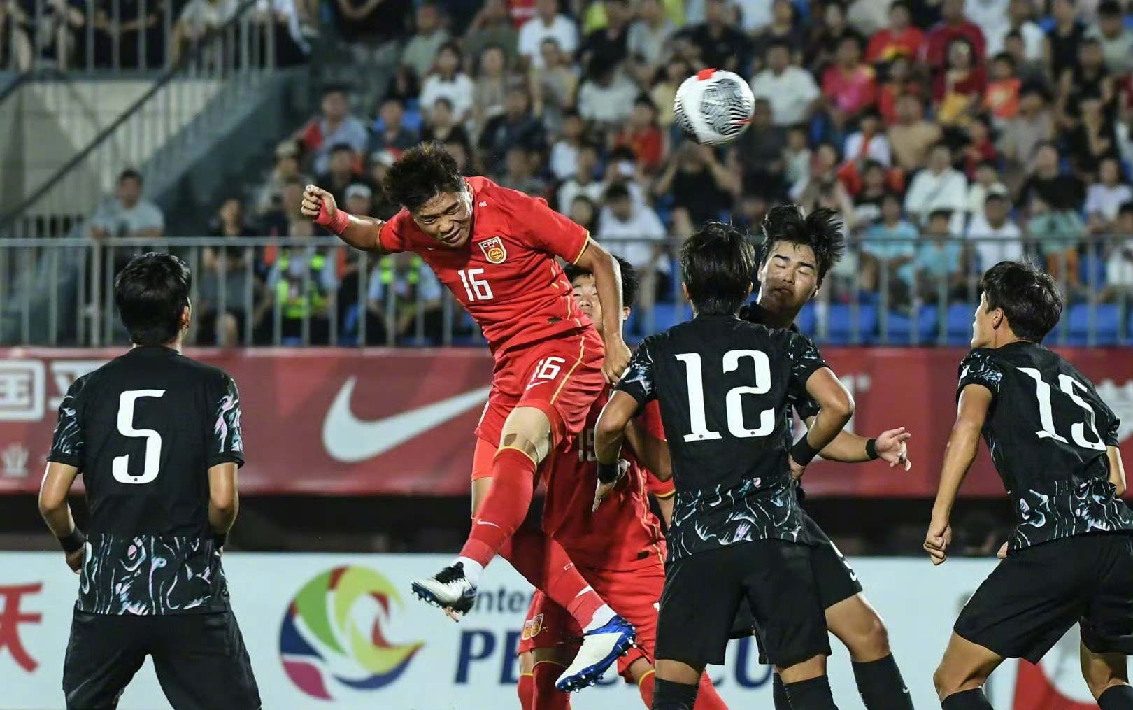 中超联赛球队备战全新赛季,绝不畏惧挑战 中超联赛球队备战全新赛季,绝不畏惧挑战