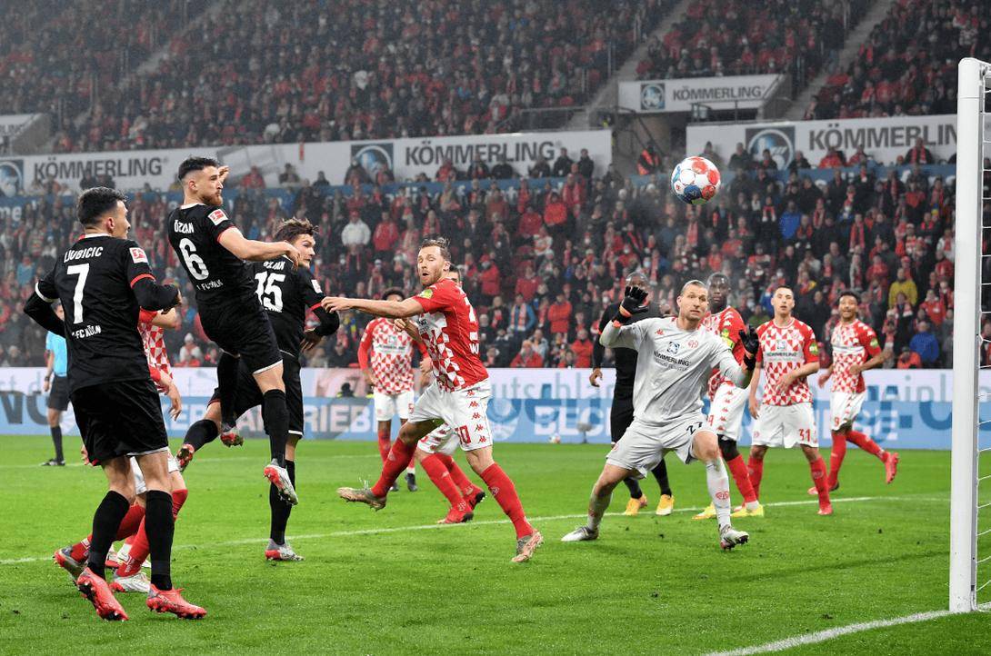 弗赖堡球员受伤情况引发关注,对球队影响较大 弗赖堡球员受伤情况引发关注,对球队影响较大