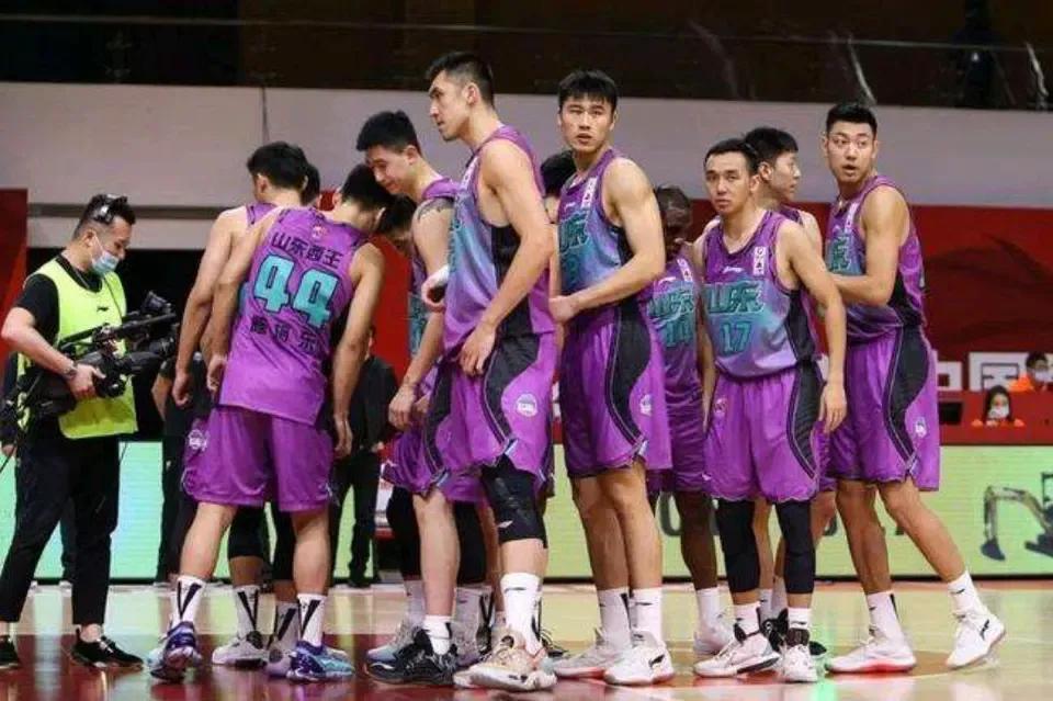 包含山东遭遇队内危机，背水一战争取胜利的词条